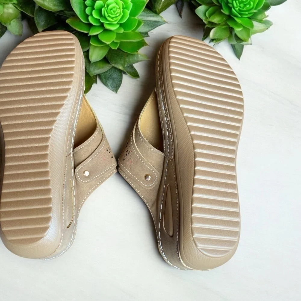 Woman’s size (40) wedge sandals brown & pink vegan leather NWOT